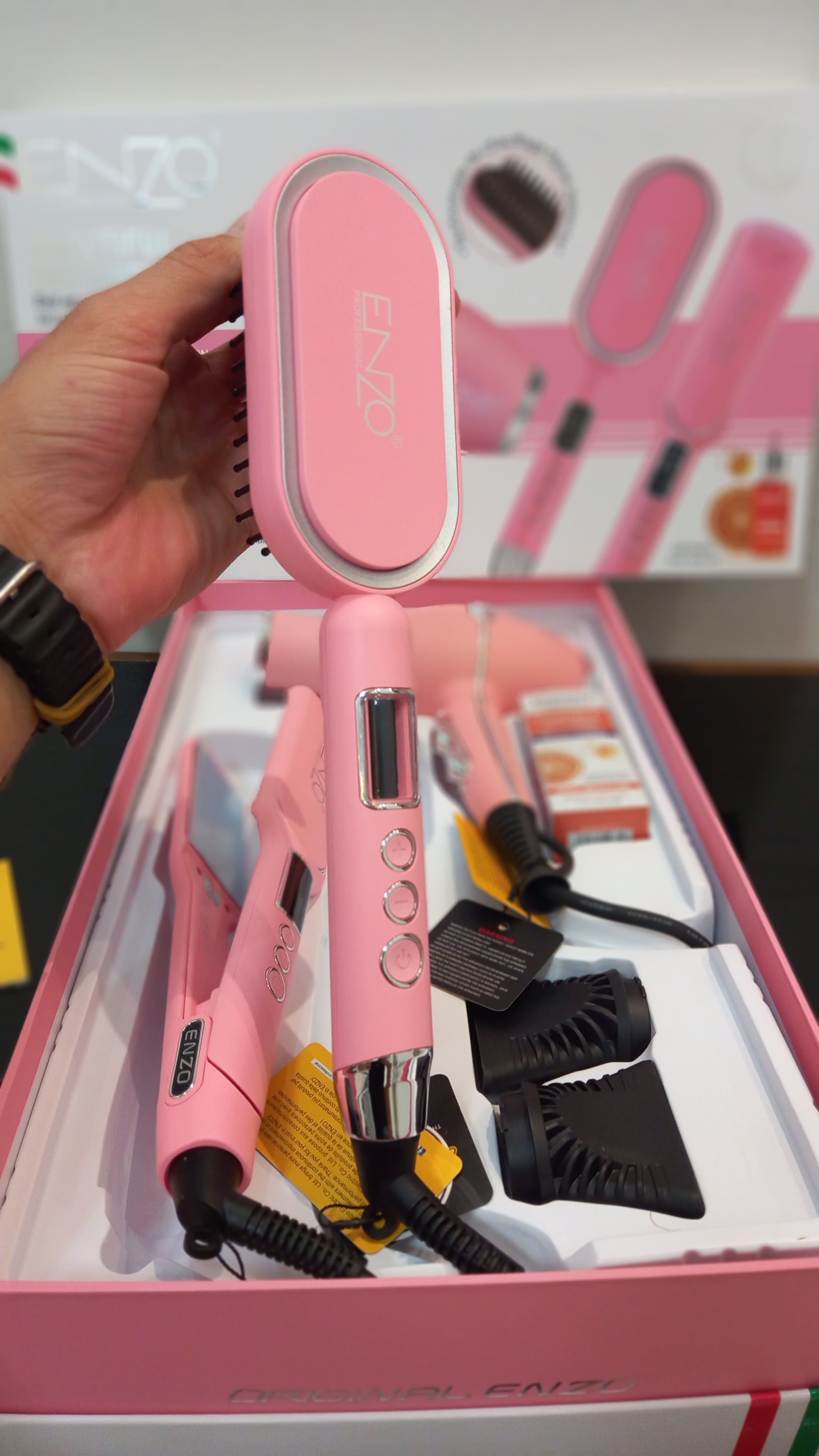 ✅️ENZO PROFESSIONAL   ITALY🇮🇹     
 🎀✨️NOVEAU✨️🎀                   

✅️مجموعة جميلة وفعالة من حيث التكلفة مجموعة جميلة واقتصادية موديل:EN-6300P -LE‏